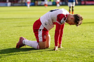 Stevenage takımından Dan Kemp, Stevenage - Luton Town maçında Lamex Stevenage, İngiltere, 4 Ekim 2025