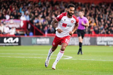 Stevenage 'den Jordan Roberts, 4 Ekim 2025' te İngiltere 'nin Stevenage Stevenage kentinde oynanan Sky Bet 1 karşılaşmasında golü 2-0 atmayı kutluyor.
