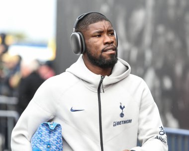 Tottenham Hotspur 'dan Kevin Danso, Premier Lig maçının başkanı Leeds United ile Tottenham Hotspur arasındaki Elland Road, Leeds, İngiltere' de 4 Ekim 2025 'de karşı karşıya geldi. 