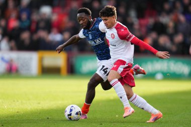 4 Ekim 2025 'te İngiltere' nin Stevenage Stadyumu 'nda Stevenage ile Luton Town arasında oynanan Sky Bet Ligi 1 maçı sırasında