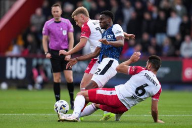 4 Ekim 2025 'te İngiltere' nin Stevenage Stadyumu 'nda Stevenage ile Luton Town arasında oynanan Sky Bet Ligi 1 maçı sırasında