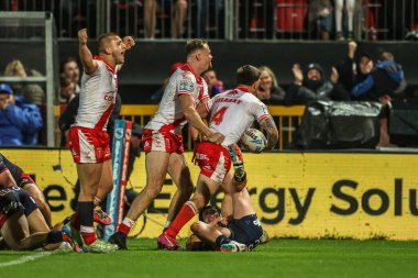 Hull KR 'dan Oliver Gildart, 3 Ekim 2025' te İngiltere 'nin Hull kenti Kingston' da oynanan Sewell Group Craven Park 'ta oynanan Betfred Süper Lig Yarı Final 2 karşılaşmasında denemesini kutluyor.