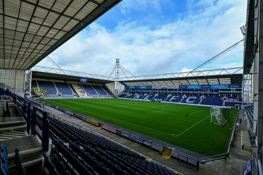 Deepdale Stadyumu 'nun genel zemin manzarası, Preston North End FC' nin sahası, 4 Ekim 2025, Deepdale, Preston, Birleşik Krallık 'ta Preston North End Charlton Athletic' e karşı oynanan Gökyüzü İddia Şampiyonası maçı sırasında. 
