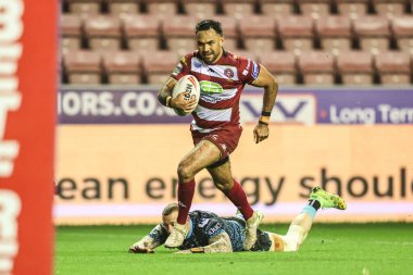 Wigan Warriors 'un Bevan Fransızcası, 3 Ekim 2025' te İngiltere 'nin Wigan Stadyumu' nda oynanan Wigan Warriors - Leigh Leopards maçında yarı final maçı için ara verdi.