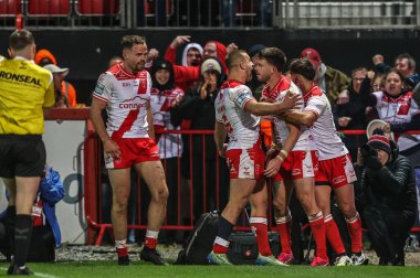 Hull KR 'dan Oliver Gildart, 3 Ekim 2025' te İngiltere 'nin Hull kenti Kingston' da oynanan Sewell Group Craven Park 'ta oynanan Betfred Süper Lig Yarı Final 2 karşılaşmasında denemesini kutluyor.