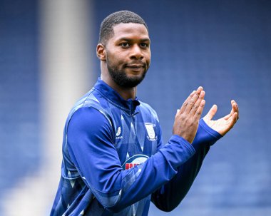 Preston North End 'den Odeluga Offiah, 4 Ekim 2025' te İngiltere 'nin Deepdale kentinde oynanan Sky Bet Şampiyonası maçında ev sahiplerini alkışlıyor. 