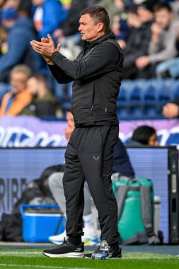 Preston North End teknik direktörü Paul Heckingbottom, 4 Ekim 2025 Deepdale, Preston, İngiltere 'de Preston North End - Charlton Athletic maçında oyuncusunu alkışladı. 