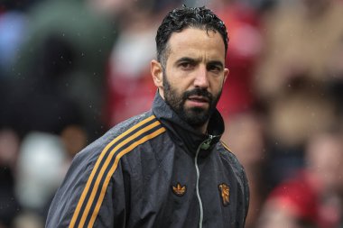Manchester United 'ın Ruben Amorim teknik direktörü Premier League maçında Manchester United - Sunderland maçında 4 Ekim 2025 tarihinde Old Trafford, Manchester, İngiltere' de 2-0 kazanarak soyunma odasına dönüyor. 