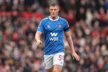 Premier Lig karşılaşmasında Sunderland 'dan Daniel Ballard Manchester United ile Sunderland maçında Old Trafford, Manchester, İngiltere' de, 4 Ekim 2025 