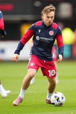 Stevenage takımından Dan Kemp, Stevenage - Luton Town maçı öncesinde Lamex Stevenage Stevenage, İngiltere, 4 Ekim 2025