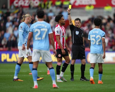 Brentford 'dan Kevin Schade' e, Premier League maçında Brentford Manchester City 'ye karşı Gtech Community Stadyumu' nda 5 Ekim 2025 tarihinde oynanan sarı kart verildi.