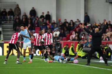 Premier Lig maçı sırasında Brentford Manchester City 'ye karşı Gtech Community Stadyumu, Londra, 5 Ekim 2025
