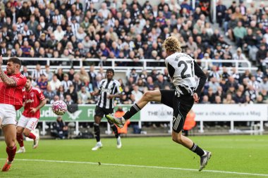 Newcastle United takımından Nick Woltemade, Premier League maçı sırasında Nottingham Ormanı 'ndan Morato tarafından 5 Ekim 2025' te St. James 's Park, Newcastle, İngiltere' de oynanan Nottingham Forest maçında gol atarken engellendi.