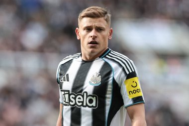 Newcastle 'dan Harvey Barnes Premier Lig maçı sırasında Newcastle United ile Nottingham Ormanı arasındaki St.James' s Park, Newcastle, İngiltere, 5 Ekim 2025