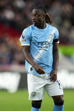 Manchester City 'den Jeremy Doku Premier League maçı sırasında Brentford Manchester City' ye karşı Gtech Community Stadyumu, Londra, 5 Ekim 2025