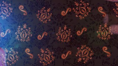 Patlayan çiçekler soyut olarak yerleştirilmiş. Raster deseni. Kahverengi, gri ve mavi renklerde bahar çiçekleri. Raster illüstrasyonu.