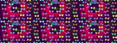 Kelebekli renkli folklor deseni. Kahverengi arka planda renkli kelebekler. Paketleme, kağıt, kumaş için uygun.