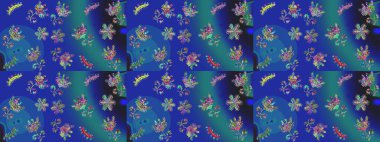 Raster illüstrasyonunda kusursuz çiçek deseni. Çiçekler suluboya tarzında mavi, mor ve yeşil renklerde.