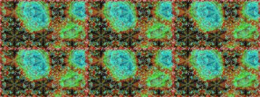 Barok tarzında kusursuz bir doğulu süsü. Geleneksel altın sarısı desenli yeşil renkli ve altın elementli.