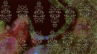 Renkli unsurlarla hareketli arka plan görüntüleri. Suluboya desenli el çizimi kelebekler. Hoş renklerde illüstrasyon. Kusursuz. Döngü.