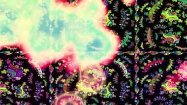 Renkli unsurlarla hareketli arka plan görüntüleri. Suluboya desenli el çizimi kelebekler. Hoş renklerde illüstrasyon. Kusursuz. Döngü.