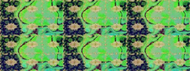 Süslü raster dekorasyonu. Altın elementlerle yeşil renklerde altın desen. Barok biçiminde duvar kağıdı tasarımı için şablon çizimi arkaplanı.