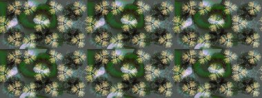 Kar taneleri arka planda. Gri, yeşil ve nötr kar tanelerinin olduğu Noel kartı gri, yeşil ve nötr renklerde. Kış kartı Mutlu Noeller, yeni yıl ve mutlu bayramlar..