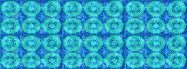 Renkli desenli eskiz deseni, mavi, yeşil ve nötr çiçekler ve dekoratif elementler. Eski usul. Kumaş, tekstil, duvar kağıdı baskısı için. Raster illüstrasyonu. Taslak arkaplan.