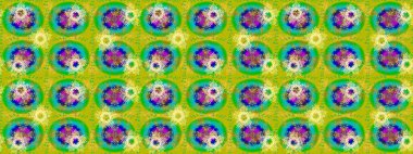 Sarı, yeşil ve mavi kar tanelerinin sarı, yeşil ve mavi renkte olduğu bir Noel kartı. Kar taneleri arka planda. Kış kartı Mutlu Noeller, yeni yıl ve mutlu bayramlar..