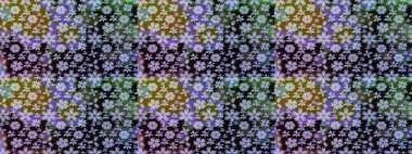 Moda baskıları için zarif bir şablon. Küçük renkli çiçekler. Siyah çiçekli bahar çiçekleri. Küçük çiçekte güzel bir desen. Motley illüstrasyonu.