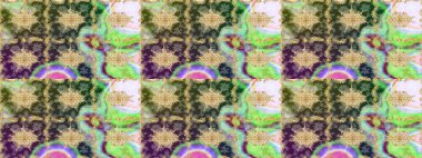 Damask çizimi tekrarlanıyor. Doku arka planında altın duvar kâğıdı. Tarafsız renklerde altın element. Barok tarzında altın çiçekli süs..