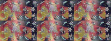 Tarafsız, gri ve kahverengi renklerde yapraklar ve parlak renkli çiçeklerle şaşırtıcı, pürüzsüz çiçek deseni. Moda baskıları için zarif bir şablon. Modern çiçek arkaplanı. Halk stili.