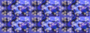 Raster illüstrasyonu. Mor, mavi ve nötr renklerdeki kar tanelerinden oluşan kış deseni. Düz yatıyordu. Kış konsepti.