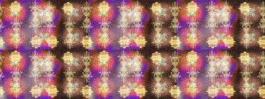 Kahverengi, bej ve mor renkli çiçeklerle çizilmiş çiçek deseni. Çiçekler suluboya tarzında kahverengi, bej ve mor renklerde.