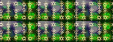 Düşen Noel stili kar taneleri. Güzel, yeşil, gri ve mavi kar taneleri renkli bir arka planda izole edilmiş. Kar taneleri, kar yağışı. Görüntü.