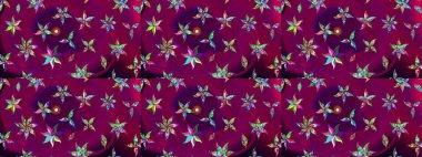 Mor, kahverengi ve yeşil renkte etnik çiçeklerle süslenmiş zarif bir eskiz şekli. Raster Çiçek İllüstrasyonu güzel tekstil..