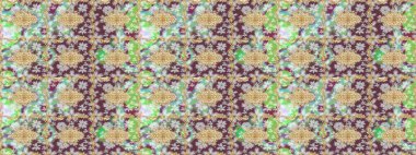 Damask çizimi tekrarlanıyor. Tarafsız renklerde altın element. Barok tarzında altın çiçekli süs. Doku arkaplanı üzerine altın duvar kağıdı.