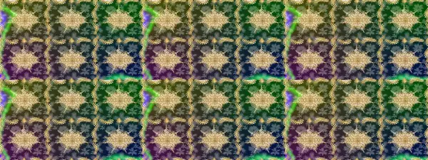 Raster sanatı. Altın desenli bukleler çiz. Yeşil renkler ve altın elementler üzerine çizim. Parlak dantel, stilize çiçekler, şal desenli. Hassas altın deseni açın. Doğu tarzı arabesk.