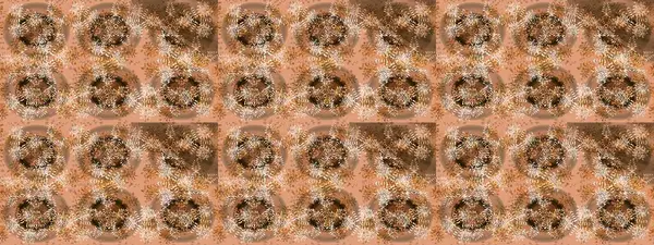 Kar tanelerinin soyut arkaplanlı Noel şablonu. Noel ve yeni yıl moda baskıları için tatil tasarımı. Kahverengi, bej ve nötr kar taneleri. Raster illüstrasyonu.