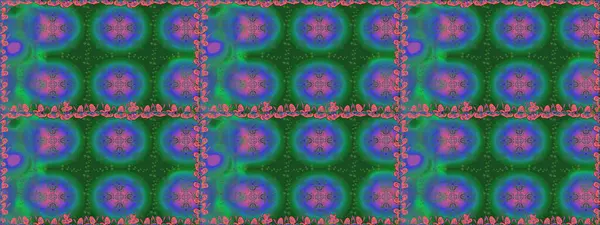 Kusursuz desenli, yeşil renkli parlak çiçekli halı..