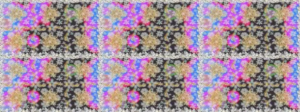 Barok tarzında kusursuz bir doğulu süsü. Gri renklerdeki altın elementler. Geleneksel klasik raster altın pürüzsüz desen.