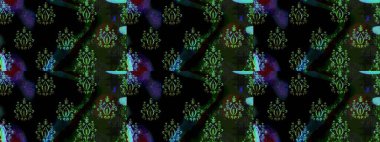 Raster çiçek desenleri çiziyor. Vadinin çiçekleri siyah renklerde.