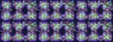 Mor, gri ve mavi renkte kar tanesi süsü. Güzel süs eşyası. Kar tanesi süsü Raster illüstrasyonu. Kar taneleri izole edildi.