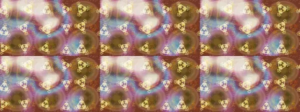 Altın ikon silueti. Noel tasarımı için. Kutlamanın sembolü. Raster illüstrasyonu. Yeni yıl tabelası. Kar tanesi kışı altın renklerde yalıtılmış.