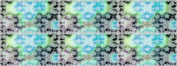 Moda baskıları için zarif bir şablon. Halk tarzı. Rengarenk çiçekleri ve doğal renklerde yaprakları olan harika, pürüzsüz çiçek deseni. Modern çiçek arkaplanı.