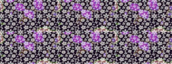 Çok renkli, zarif küçük çiçekler ve gri renkli komik böcekler, raster desen, illüstrasyon.