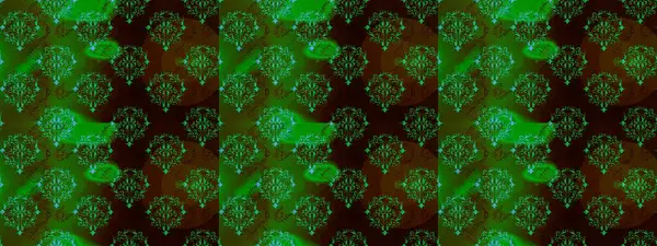 Çiçek desenleri yeşil, kahverengi ve siyah renklerde, el yapımı papatyalar, papatyalar. Tekrarlayan çiçek arkaplanı, zarif yeşil, kahverengi ve siyah çiçek duvar kağıdı.