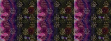 Çiçeksel çizim kalıbının yansıması. Vadinin gri renkli çiçekleri.