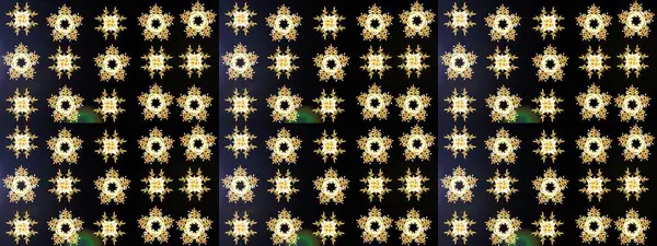 Kusursuz. Küçük renkli çiçekler. Moda baskıları için zarif bir şablon. Motley illüstrasyonu. Küçük çiçekte güzel bir desen. Çiçekli bahar çiçekleri.