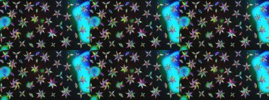 Çiçeksel çizim kalıbının yansıması. Vadinin gri renkli çiçekleri.